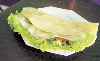 Sanduíche bem leve é opção de lanche no Açaí Raiz